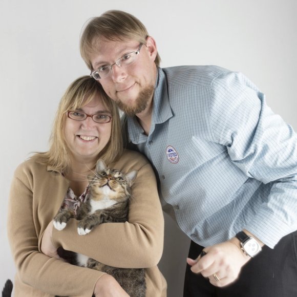 Meet your Poshers Brad and Heather - Picture 2 of 14